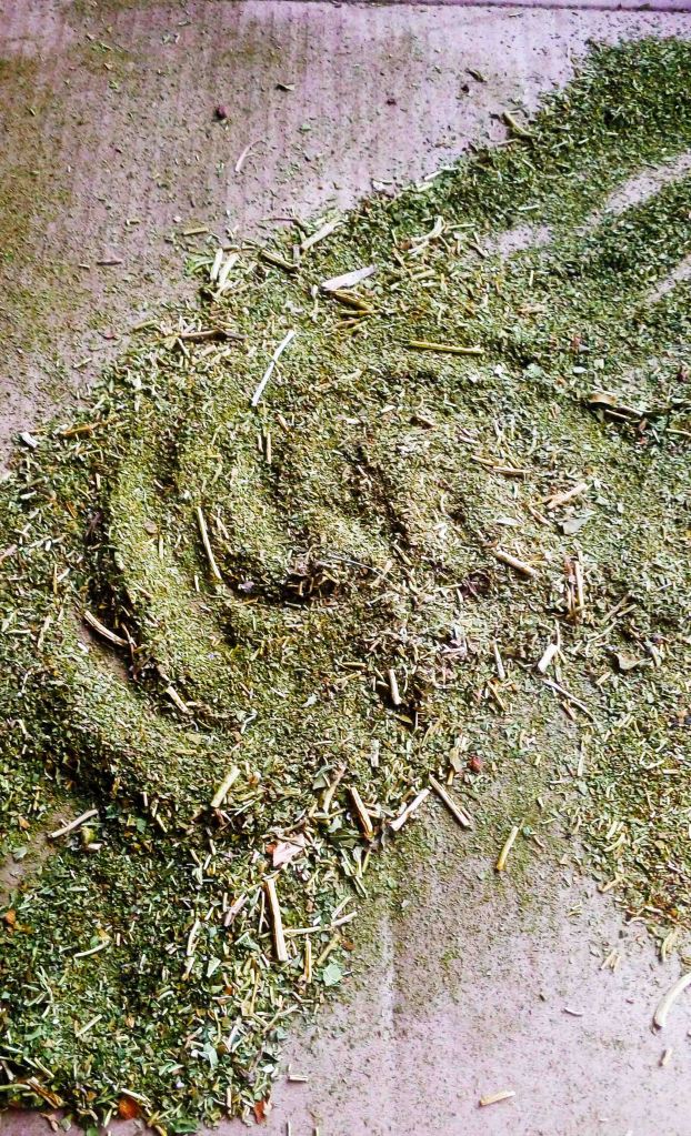 Dried Paw Paw Leaves
