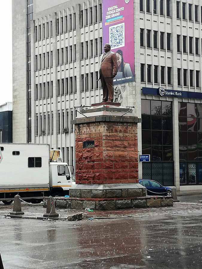 Father Zimbabwe Statue

Bulawayo 📌 8th and Main Street (J Nkomo)