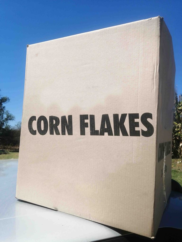 A box writen corn flakes