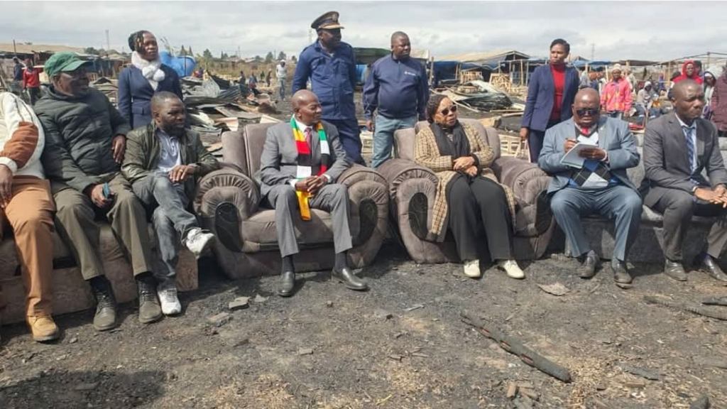 Government officials visit Glen View 8 Complex