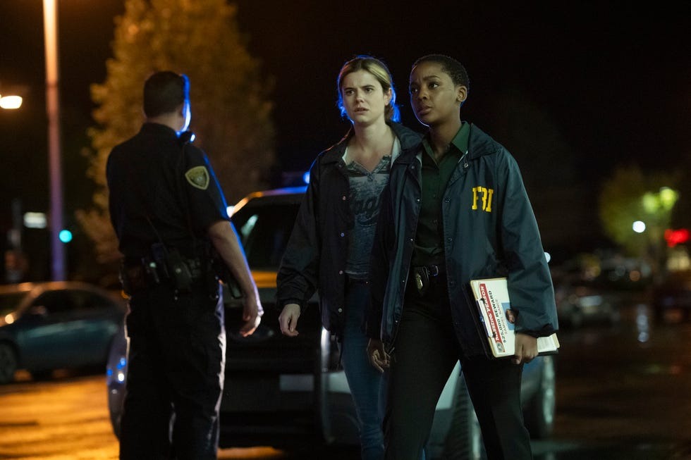 Thuso Mbedu as Aleah Clinton and Alison Oliver as Elizabeth "Lizzie" StoverTask HBO